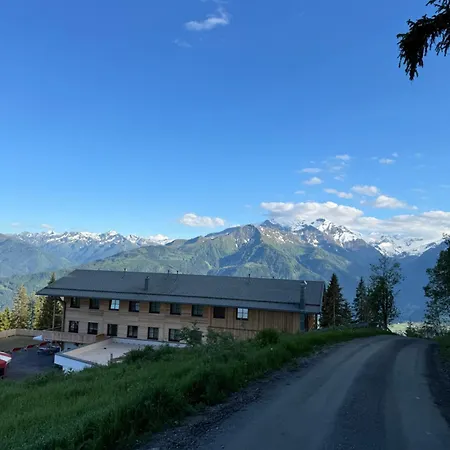 Glockneralm - Exklusiv Erreichbar Mit Skilift 住宿加早餐酒店 滨湖采尔