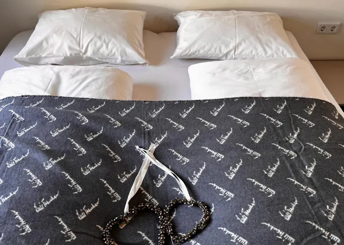 Bed & Breakfast Glockneralm - Hiking- And Skihotel Exklusively Accessible By Cable Car