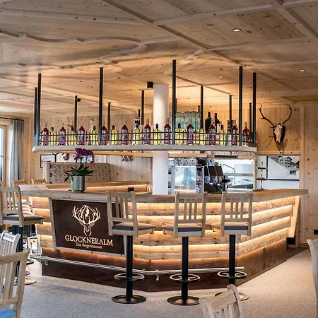 Glockneralm - Hiking- And Skihotel Exklusively Accessible By Cable Car Panzió